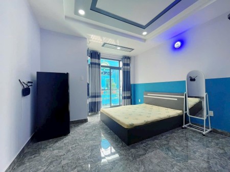 Cho thuê dạng Studio bancol Ngay Phan Xích Long