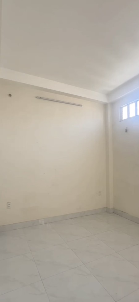 CHÍNH CHỦ SHARE LẠI 1 TẦNG TRONG NHÀ NGUYÊN CĂN