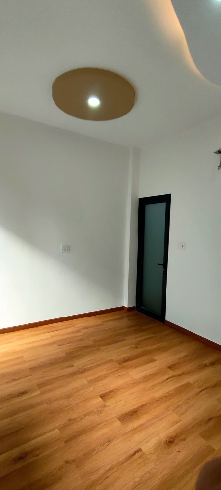  Cho thuê Phòng Tám Danh-Tạ Quang Bửu Q8. (28m2) gần chợ, ô tô đỗ cửa