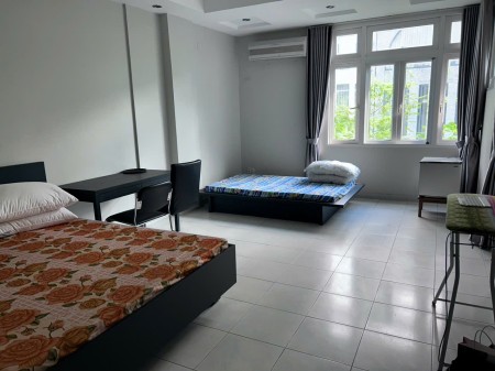 CHO THUÊ PHÒNG RỘNG CÓ BAN CÔNG – QUẬN 7 (GIÁ BAO GỒM ĐIỆN/NƯỚC & AN NINH RIÊNG 24/24)