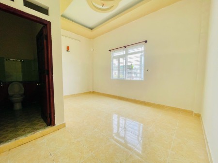 Phòng thoáng mát P. Tân Chánh Hiệp, Quận 12 - Giá 2tr9- P202 như hình, lầu 2