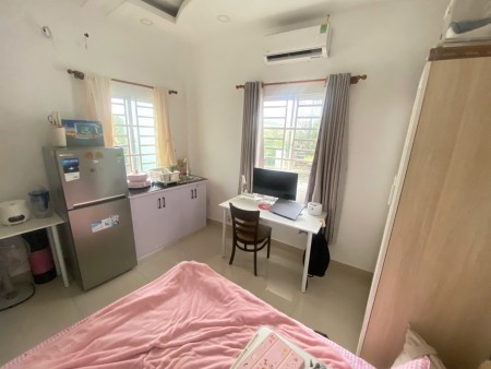 Cho thuê studio 25m2 có cửa sổ lớn - Thích Quảng Đức, Phú Nhuận gần Quận 3, Sân Bay, UFM