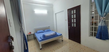 Cho thuê phòng nhà lầu đúc đường Trương Quốc Dung P8 Phú Nhuận