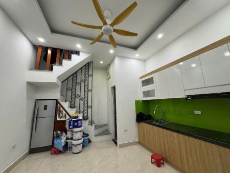 Cho thuê nhà nguyên căn full nội thất ngay Ngõ 43 Phố Chùa Bộc