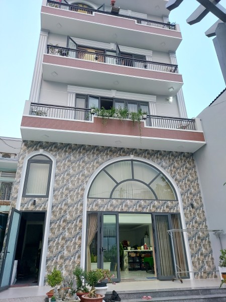 Cho thuê mặt bằng tầng trệt và tầng 2 tiện mở văn phòng hoặc lớp học, họp nhóm gần trường học.