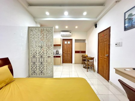PHÒNG MỚI FULL NT GIÁ TỐT NGAY NHÀ HÁT HOÀ BÌNH