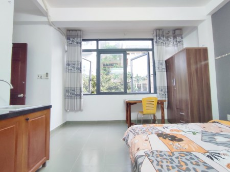 PHÒNG SIÊU THOÁNG MÁT, CỬA SỔ LỚN, NỘI THẤT ĐẦY ĐỦ ĐƯỜNG THÀNH THÁI QUẬN 10