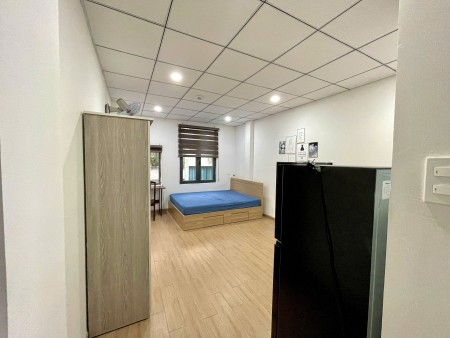 Cho thuê phòng 2 cửa sổ 40m2 tại Phú Nhuận gần Phan Xích Long, Trường Sa, giáp Q1, Q3, Tân Bình