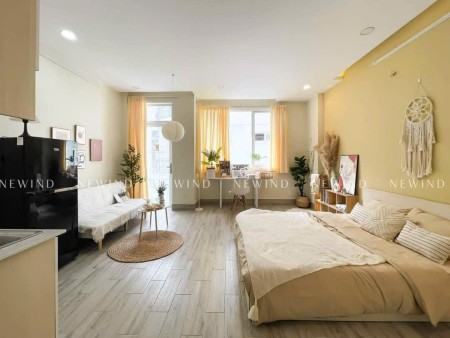 Cho thuê căn hộ dịch vụ 35m² ban công, xa Bếp Phan Xích Long, Phú Nhuận Gần Q1, Q3, Bình Thạnh