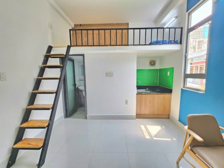 Phòng có gác 30m2, cửa sổ trời, nhà thang máy, full nội thất, ngay Ung Văn Khiêm, Bình Thạnh