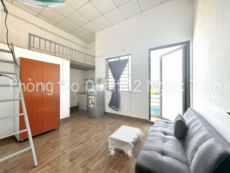 CẦN CHO THUÊ PHÒNG BAN CÔNG GẦN ĐH NGUYỄN TẤT THÀNH