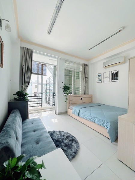 Phòng cho thuê Bình Thạnh, gần Chợ Bà Chiểu, Ban công, Tách Bếp, giá siêu rẻ
