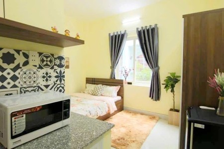 Phòng thang máy , cửa sổ thoáng đầy đủ nội thất quận phú nhuận