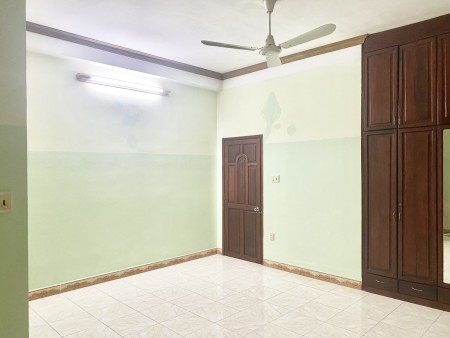 Phòng trọ 30m2 gần Công viên phần mềm Quang Trung