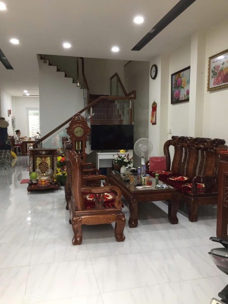 Cho thuê nhà phố nguyên căn FULL nội thất ở KDC 13E Intresco NHƯ HÌNH giá 15 Tr/th