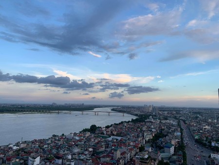 Chính chủ: Cho thuê căn hộ 2PN tầng cao view sông Hồng full nội thất cao cấp