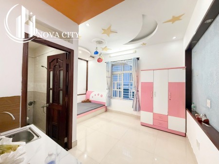Căn hộ cửa sổ trời gần nhà thờ Nam Hải - Q8