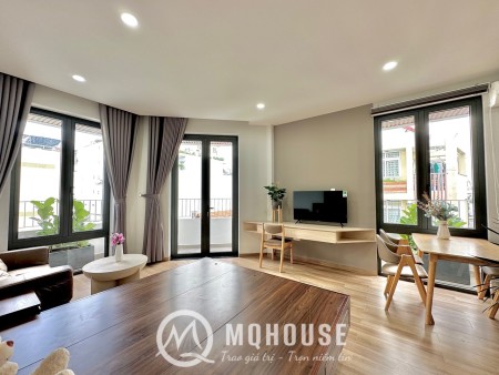 Cho thuê CHDV ban công tách bếp full nội thất đẹp gần Vincom Cộng Hòa - lăng Cha Cả