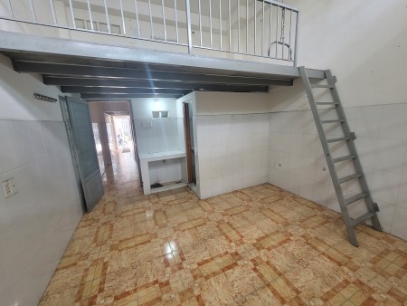 Cho thuê phòng trọ 26m2 giá cực chất 2,4 triệu tại Đường 13, gần cầu vượt Linh Xuân, Thủ Đức, HCM