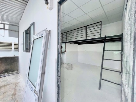 Phòng trọ có Gác ngay Tân Sơn Nhì, Tân Phú - ở được 4 -5 người