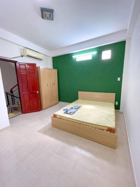 Phòng đầy đủ tiện nghi cửa sổ thoáng Phú Nhuận