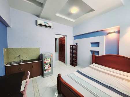 Chính chủ, Phòng 30m2, full nội thất, 3.8tr, free xe máy, khu Nguyễn Xuân Khoát, Thống Nhất, Tân Phú