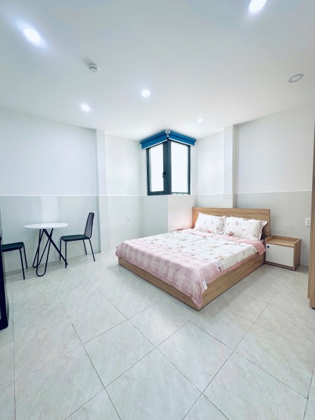 Phòng studio mới 100%, full nội thất, cửa sổ trời thoáng - gần vòng xoay Gia Định, Phú Nhuận 