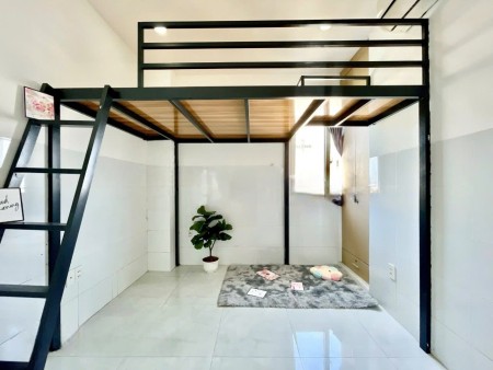 TRỐNG VÀI MÃ DUPLEX CÓ CỬA SỔ TRỜI SÁNG THOÁNG ĐẸP LUNG LINH