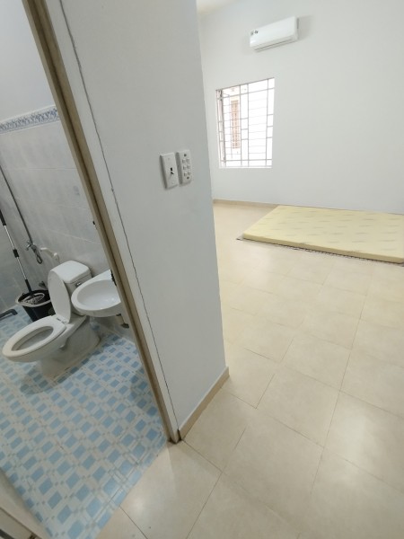Phòng máy lạnh 25m2. Trống sẵn. Có hỗ trợ cọc. Đường Tạ Quang Bửu P4 Q8