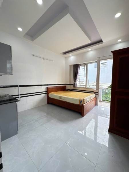 STUDIO BAN CÔNG THOÁNG MÁT - GIÁ RẺ