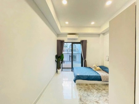 Căn Hộ Siêu Đẹp có Bancol - Full Nội Thất Ngay Vòng Xoay Dân Chủ Q3