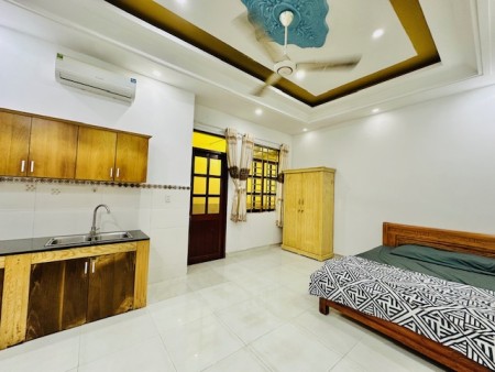 CĂN HỘ DỊCH VỤ FULL NỘI THẤT, LIỀN KỀ QUẬN 1, NGAY CẦU THỊ NGHÈ