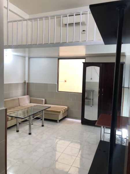 Phòng trọ mới xây,trước nhà là công viên,có chỗ để xe hơi
