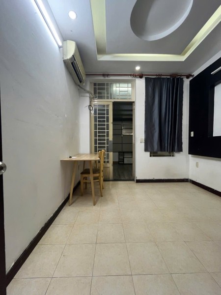 1 PHÒNG NGỦ TÁCH BẾP CỬA SỔ 451 HAI BÀ TRƯNG, Q.3 ( gần Cầu Kiệu, đối diện Q.1)