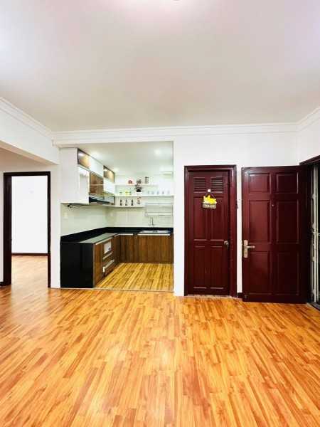 Chung cư Âu Cơ Tower, Âu Cơ, TP: 3p ngủ, 12tr, ban công, 95m2