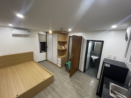 Cho thuê căn hộ dịch vụ vskk có thang máy
