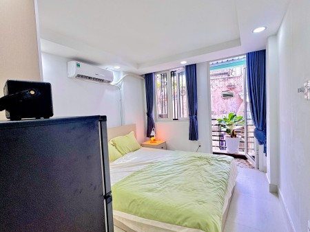 Cho Thuê Phòng Bancony Tách Bếp Ngay Khu Phan Xích Long Q Phú Nhuận