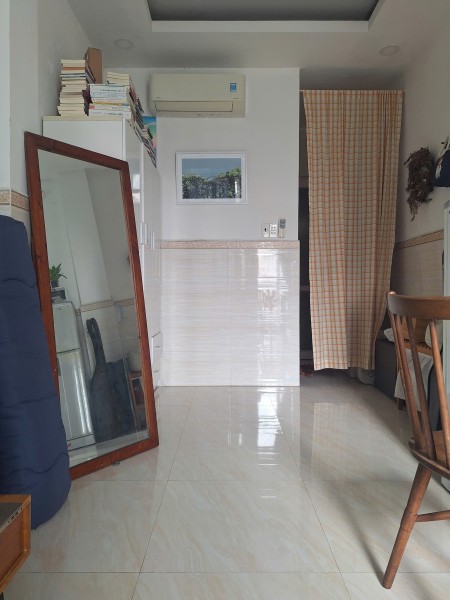 Tìm một bạn nữ văn phòng ở ghép phòng trọ 30m2 ở Phú Nhuận (sát Phan Xích Long) giá 2tr5/người