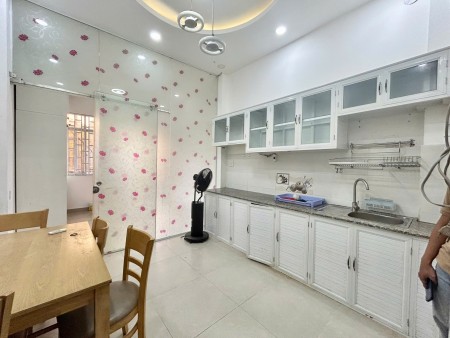 Cho Thuê 1PN Tách Bếp, Ban Công Rộng 40m2, Phan Đăng Lưu - Gần Phan Xích Long, Giáp Bình Thạnh