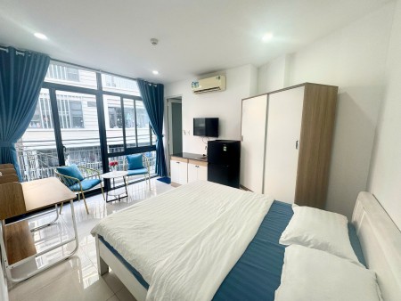Thuê phòng Full NT Ban công lớn Bùi Văn Thêm, Phú Nhuận gần Ngã tư Phú Nhuận, tiện đi Sân bay gần Q1