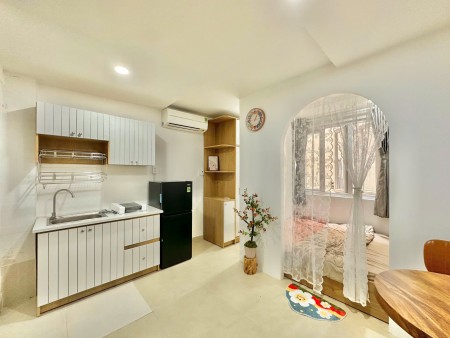 Căn hộ 1 Phòng ngủ, Pk đủ nội thất ngay Cầu Kiệu, P.Tân Định, Quận 1