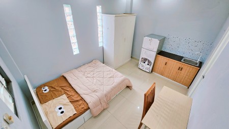 CÒN 2 phòng full nội thất y như hình, cửa sổ to, ngay Hàng Xanh, Thị Nghè !