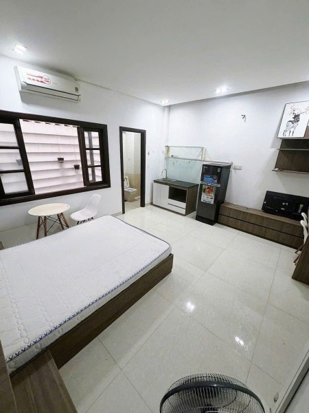 Cho thuê phòng rộng 35m2, cửa sổ lớn đón nắng và lấy giớ , Trần Bình Trọng Bình Thạnh