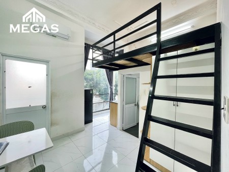 cho thuê căn hộ có gác , ban công lớn nằm ngay tại đầu đường Lê Tấn Quốc quận Tân Bình