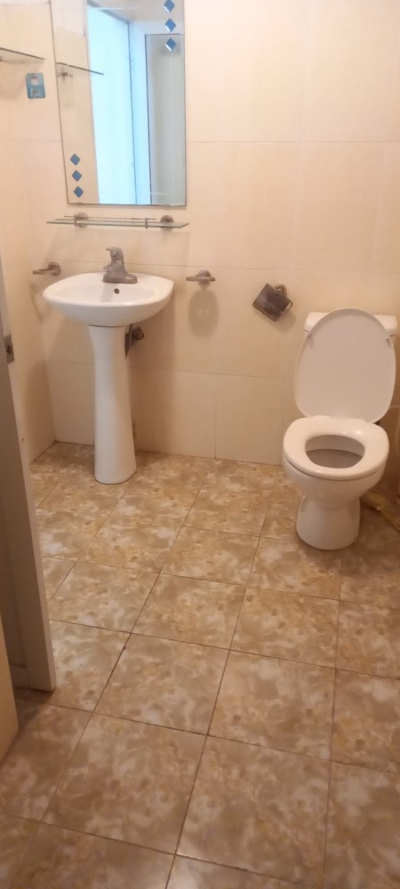 Cho thuê căn hộ riêng 3 tầng ngõ 1 Bùi Xương Trạch, ô tô đỗ sát cổng, cách phố Bùi Xương Trạch 100m