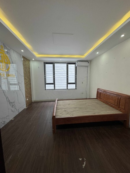 trống 2/3p trong nhà nguyên căn ko thu thêm phí dv, có đủ đồ bếp giường tủ đh nóng lanh mỗi phòng