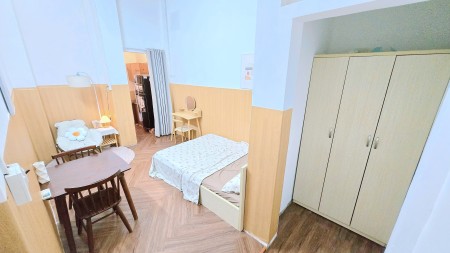 Studio chữa lành ! bếp tách PN, cửa sổ, có sân vườn chung, B.T !