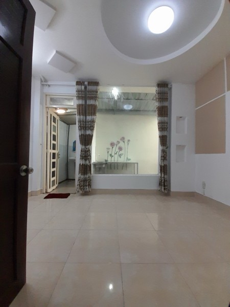 PHÒNG BAN CÔNG ĐẸP XINH TẠI 247/8 HOÀNG HOA THÁM, PHÚ NHUẬN, GẦN CHỢ CÂY QUÉO