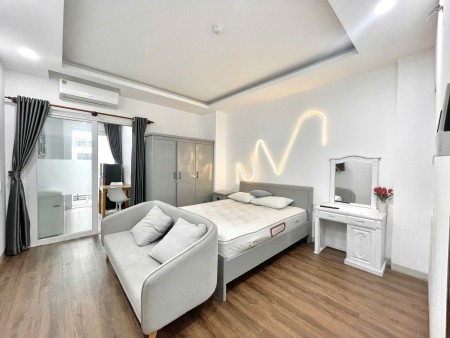 Căn Hộ Mới 1PN Riêng Tách Bếp - Full Nội Thất Ban Công - Máy Giặt Riêng, Thang Máy -Gần CV Gia Định
