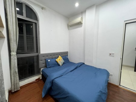 Cho thuê căn hộ 2 phòng ngủ ban công, máy giặt riêng 228 Âu Cơ